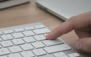 Image de couverture - Où se trouve la touche Verr Maj (Caps Lock) sur Mac et comment l'utiliser